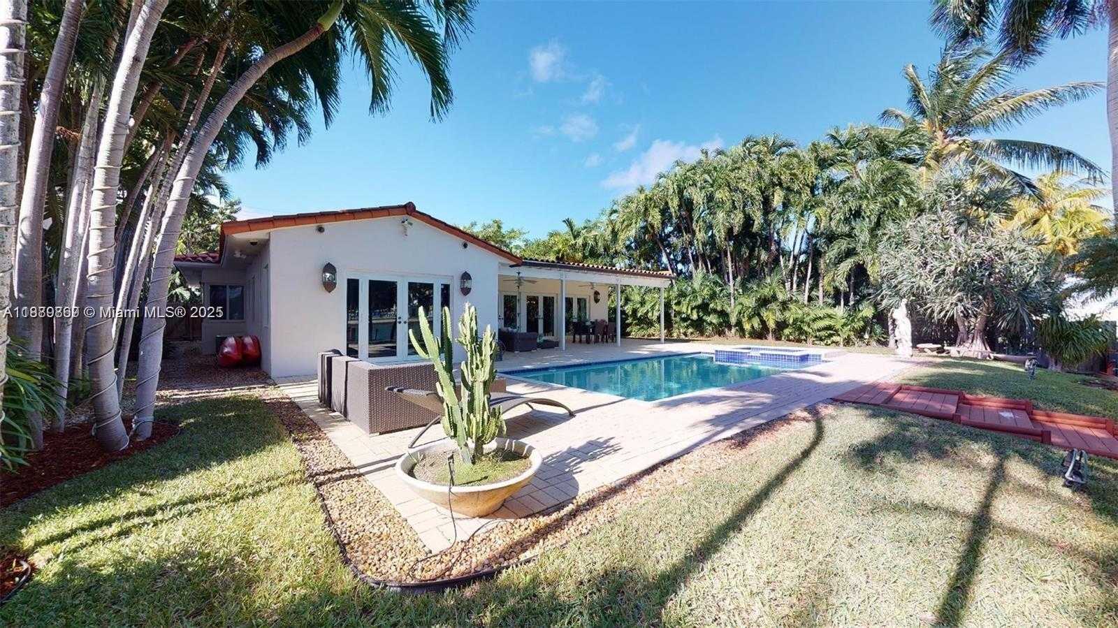 Small Image of 6015 PINE TREE DR, Miami Beach Number 34