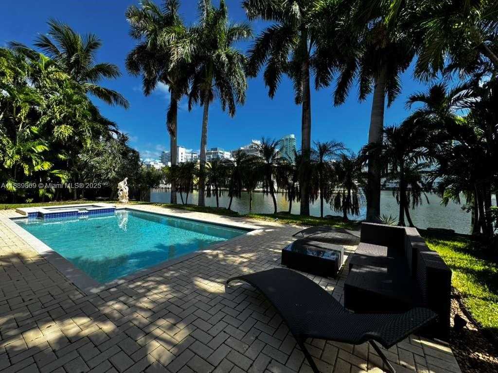 Small Image of 6015 PINE TREE DR, Miami Beach Number 37
