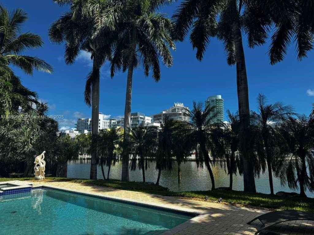 Small Image of 6015 PINE TREE DR, Miami Beach Number 38