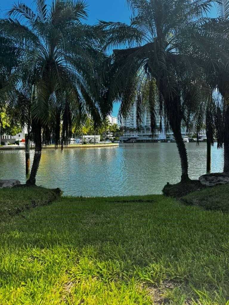 Small Image of 6015 PINE TREE DR, Miami Beach Number 39