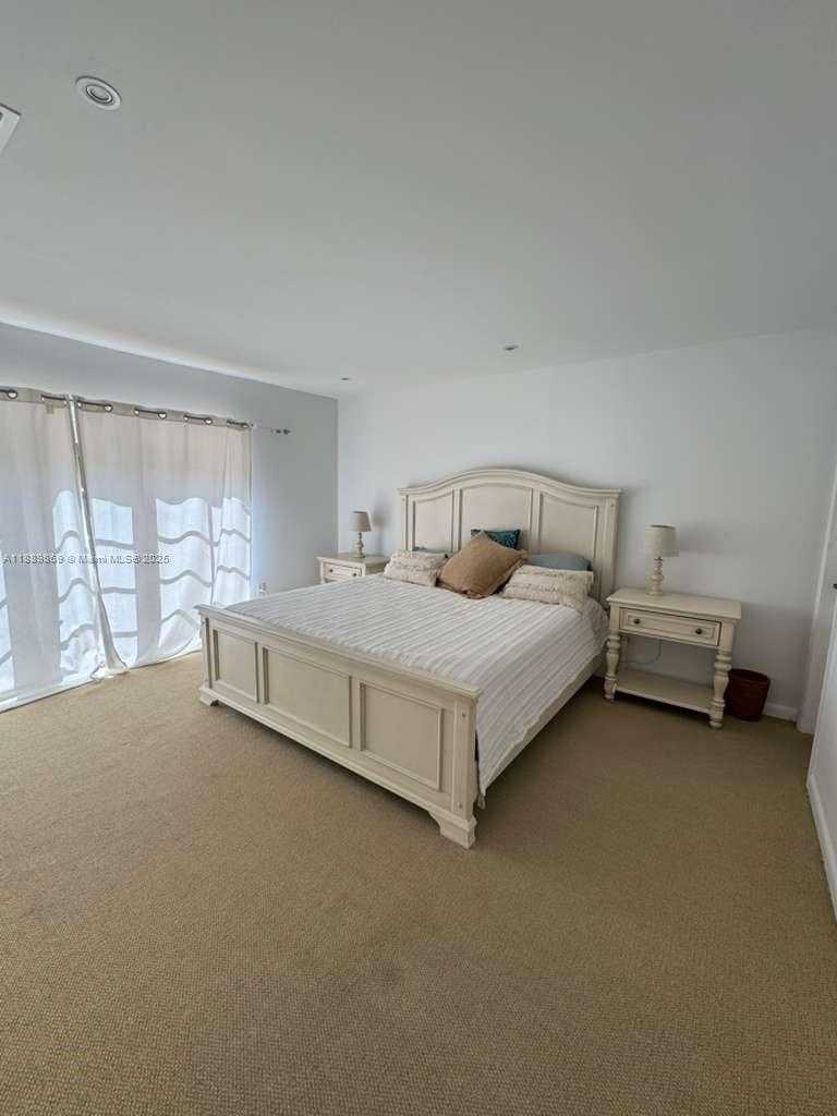 Small Image of 6015 PINE TREE DR, Miami Beach Number 53