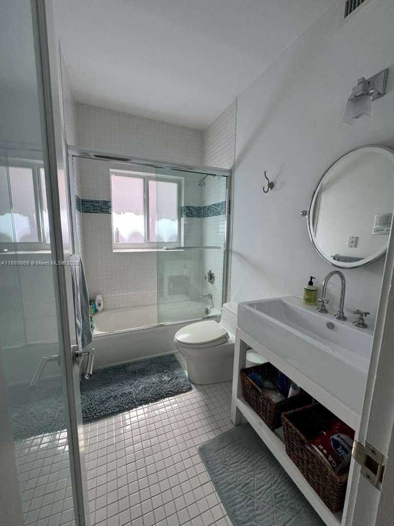 Small Image of 6015 PINE TREE DR, Miami Beach Number 54