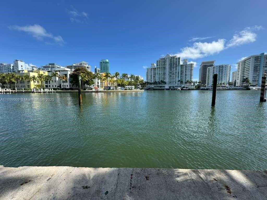 Small Image of 6015 PINE TREE DR, Miami Beach Number 57