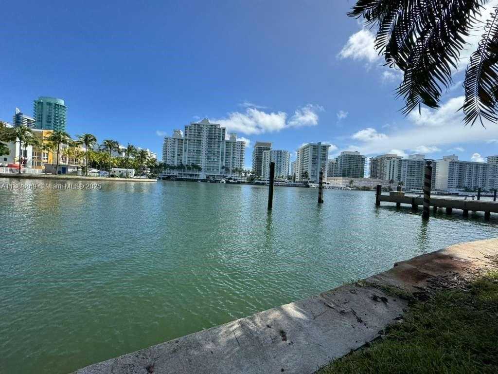 Small Image of 6015 PINE TREE DR, Miami Beach Number 61