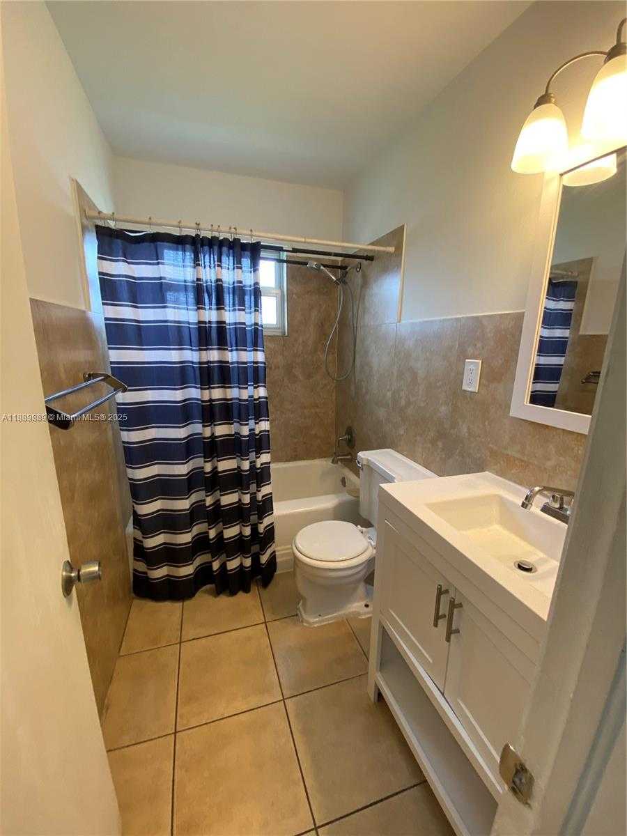 Small Image of 2215 ADAMS ST #1, Hollywood Number 15