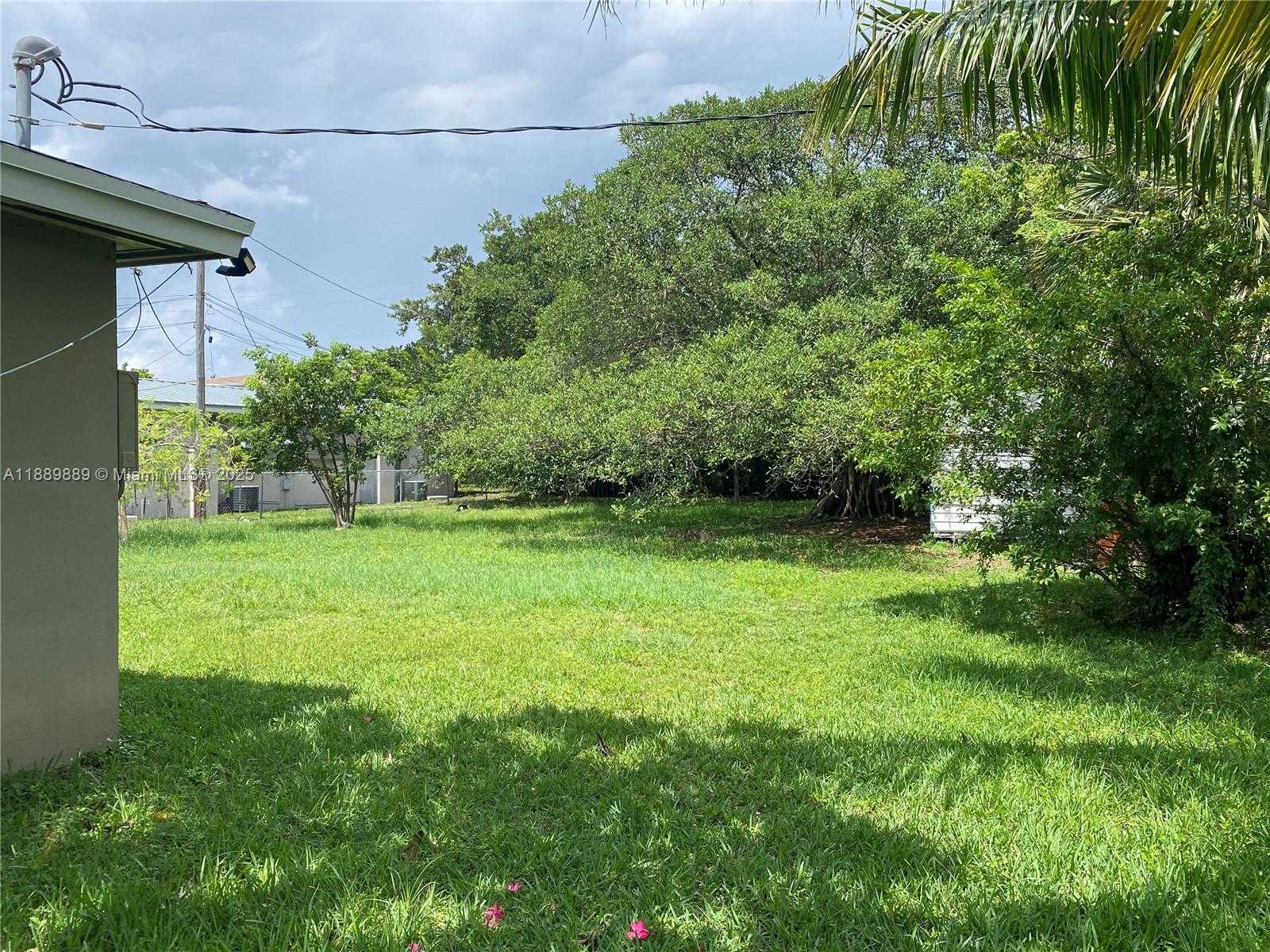 Small Image of 2215 ADAMS ST #1, Hollywood Number 5