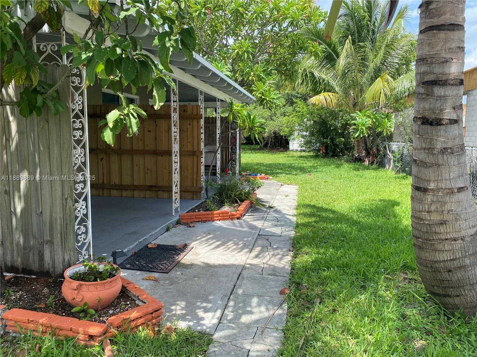 Small Image of 2215 ADAMS ST #1, Hollywood Number 6