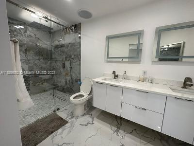 Small Image of Miami Number 12