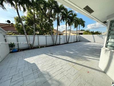Small Image of Miami Number 15
