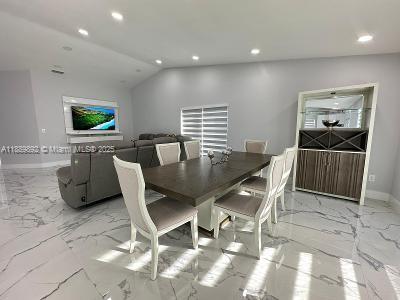 Small Image of Miami Number 3