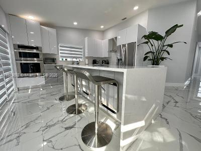 Small Image of Miami Number 5