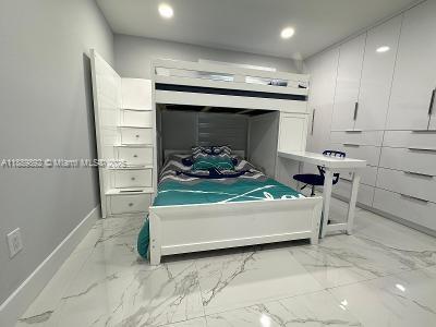Small Image of Miami Number 7