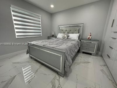 Small Image of Miami Number 9
