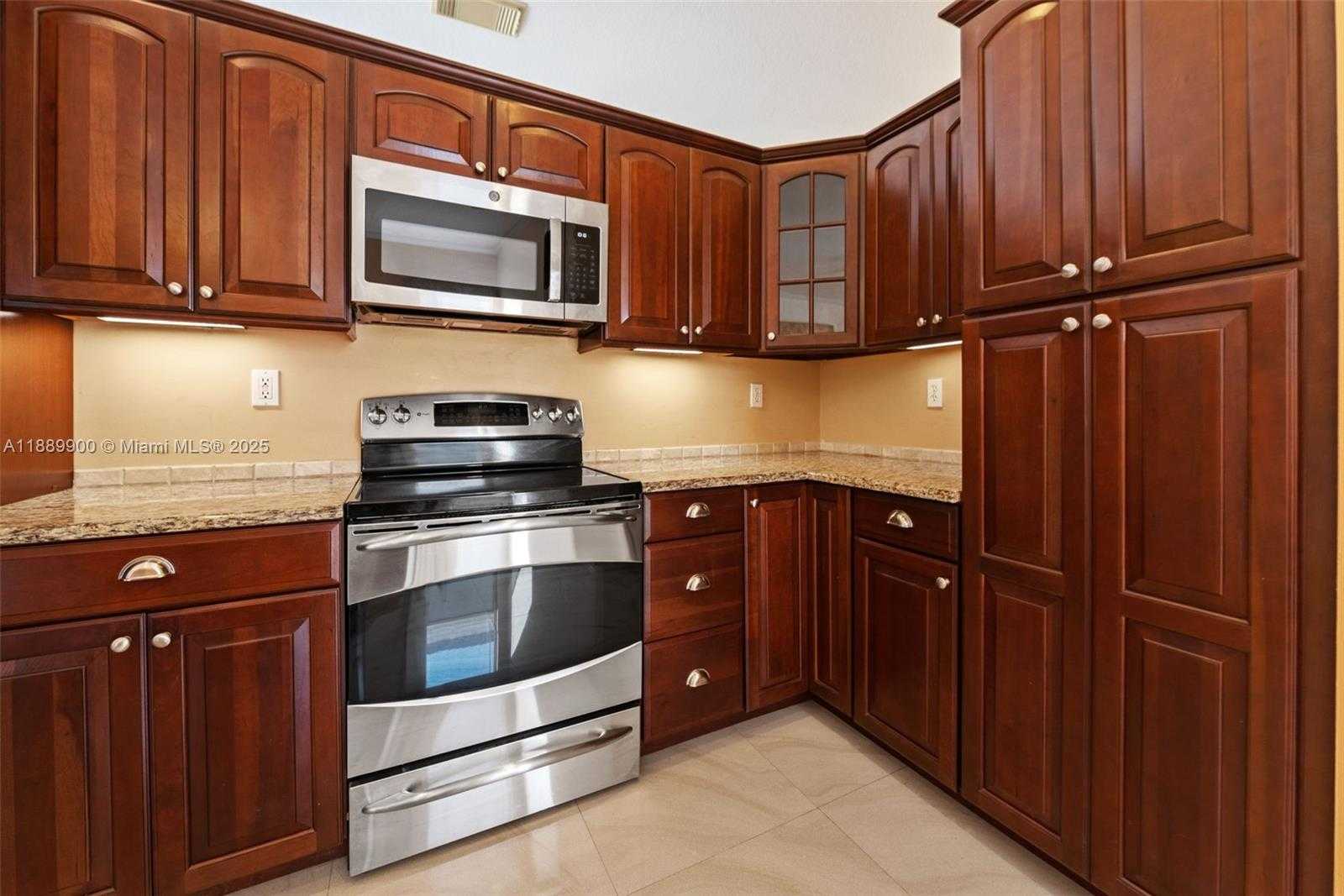 Small Image of 15942 SOUTH WEST 146TH TER, Miami Number 10