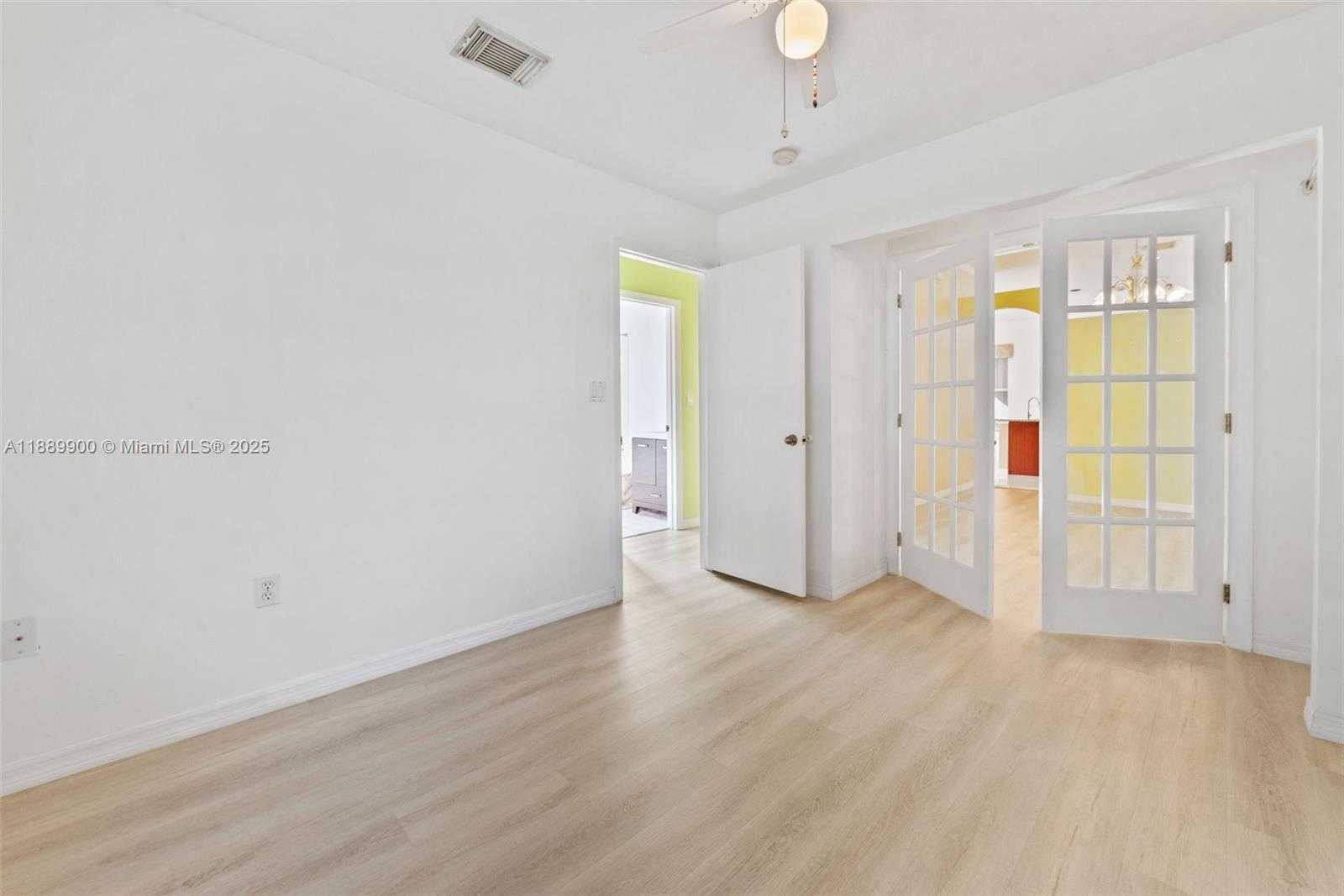 Small Image of 15942 SOUTH WEST 146TH TER, Miami Number 16