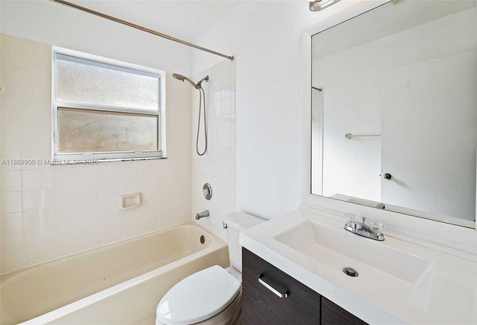 Small Image of 15942 SOUTH WEST 146TH TER, Miami Number 18