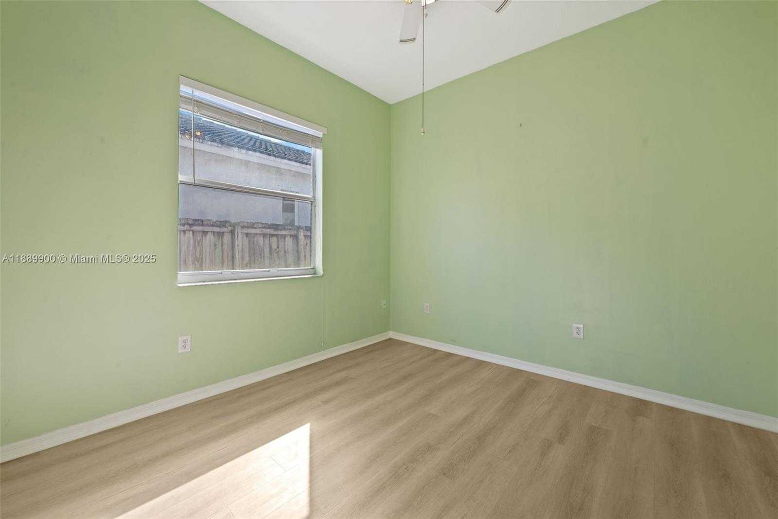 Small Image of 15942 SOUTH WEST 146TH TER, Miami Number 19