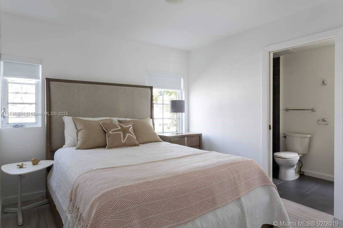 Small Image of 1450 MERIDIAN AVE #201, Miami Beach Number 12