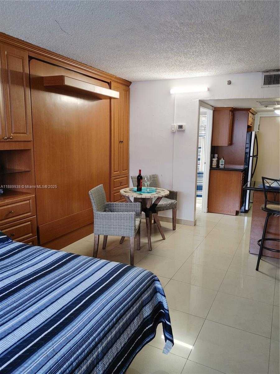 Small Image of 19201 COLLINS AVE #103, Sunny Isles Beach Number 5