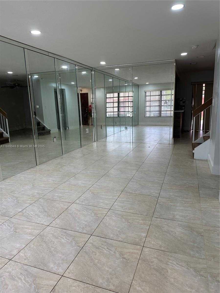 Small Image of 5912 SOUTH WEST 133RD CT, Miami Number 3