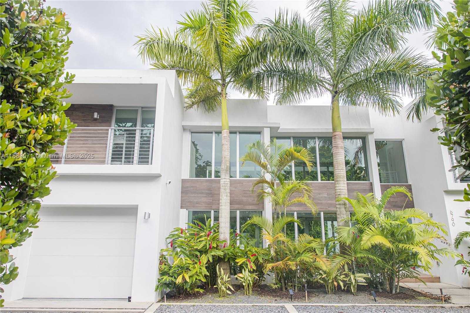 Small Image of Miami Number 34