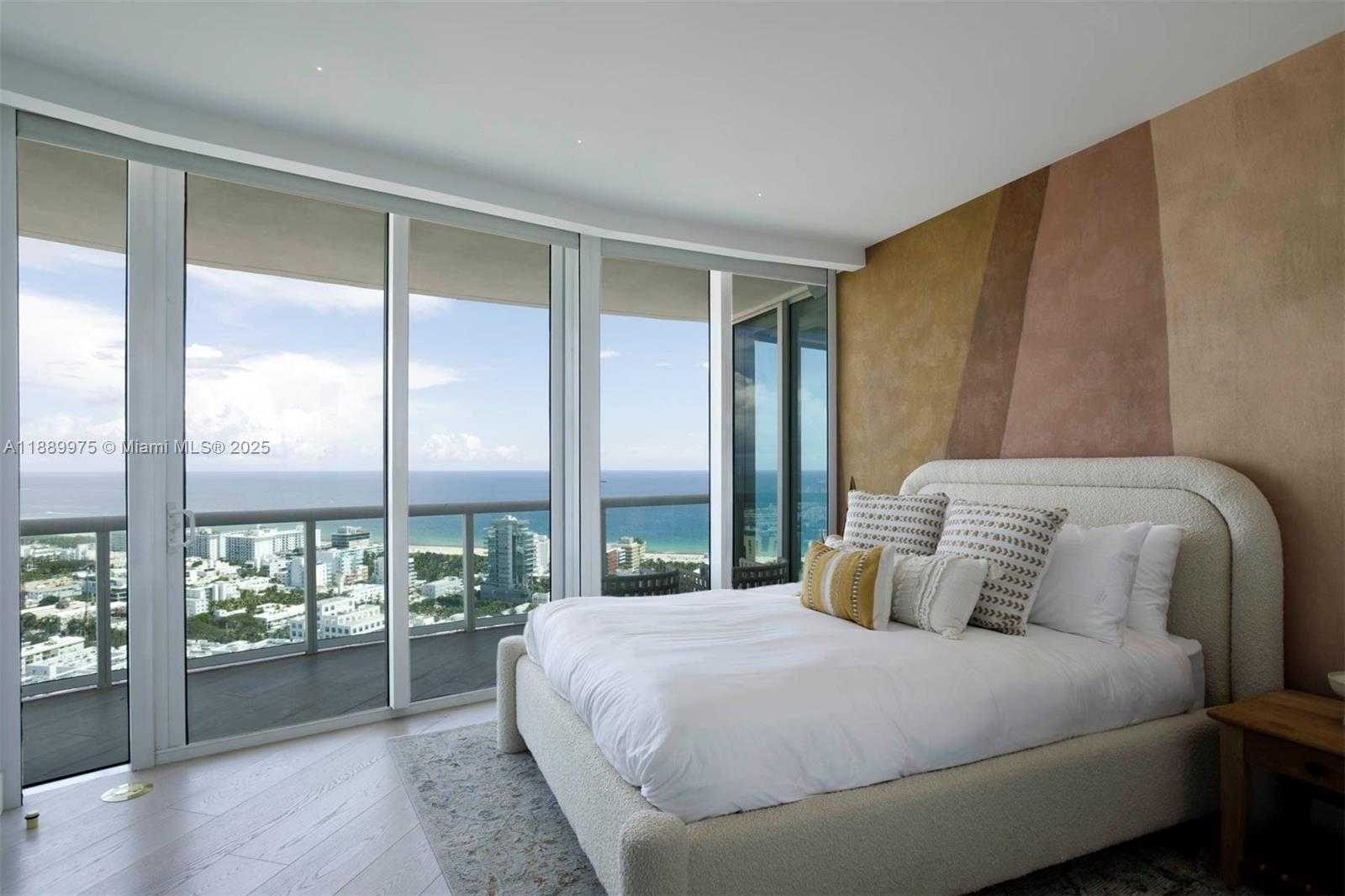 Small Image of 1000 SOUTH POINTE DR #3301, Miami Beach Number 11