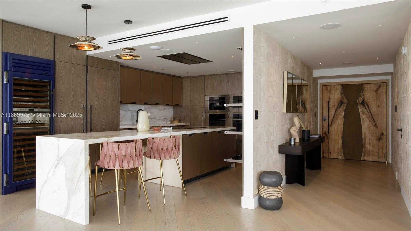 Small Image of 1000 SOUTH POINTE DR #3301, Miami Beach Number 3