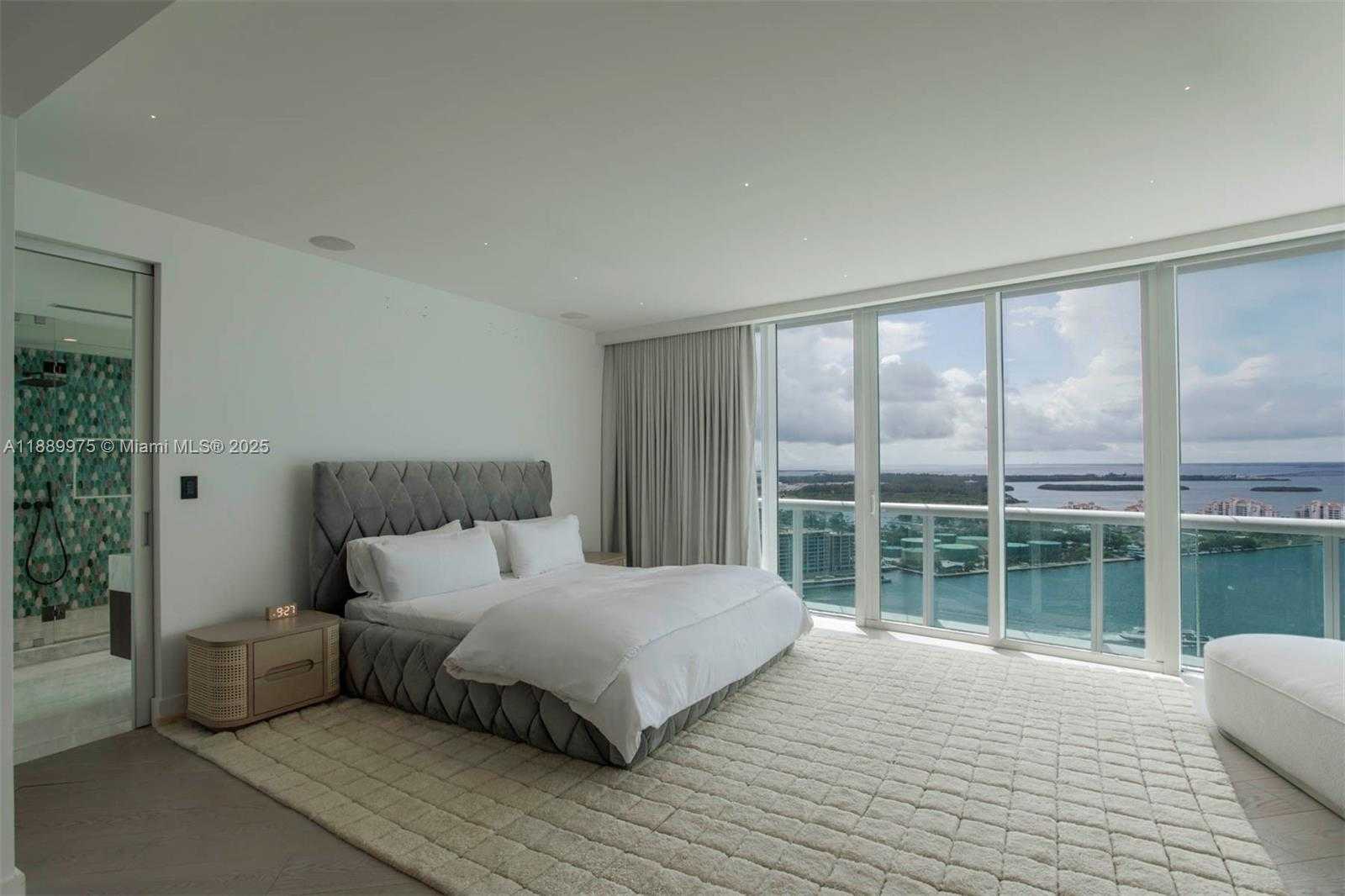 Small Image of 1000 SOUTH POINTE DR #3301, Miami Beach Number 8