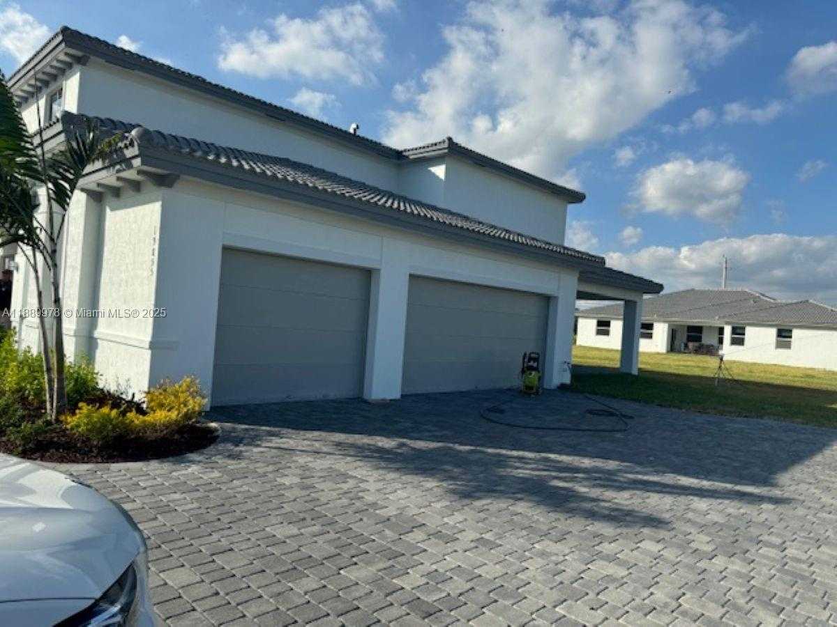 Small Image of 19855 SW 321st St, Homestead, FL 33030, USA Number 2