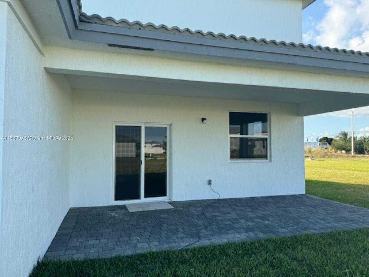 Small Image of 19855 SW 321st St, Homestead, FL 33030, USA Number 7