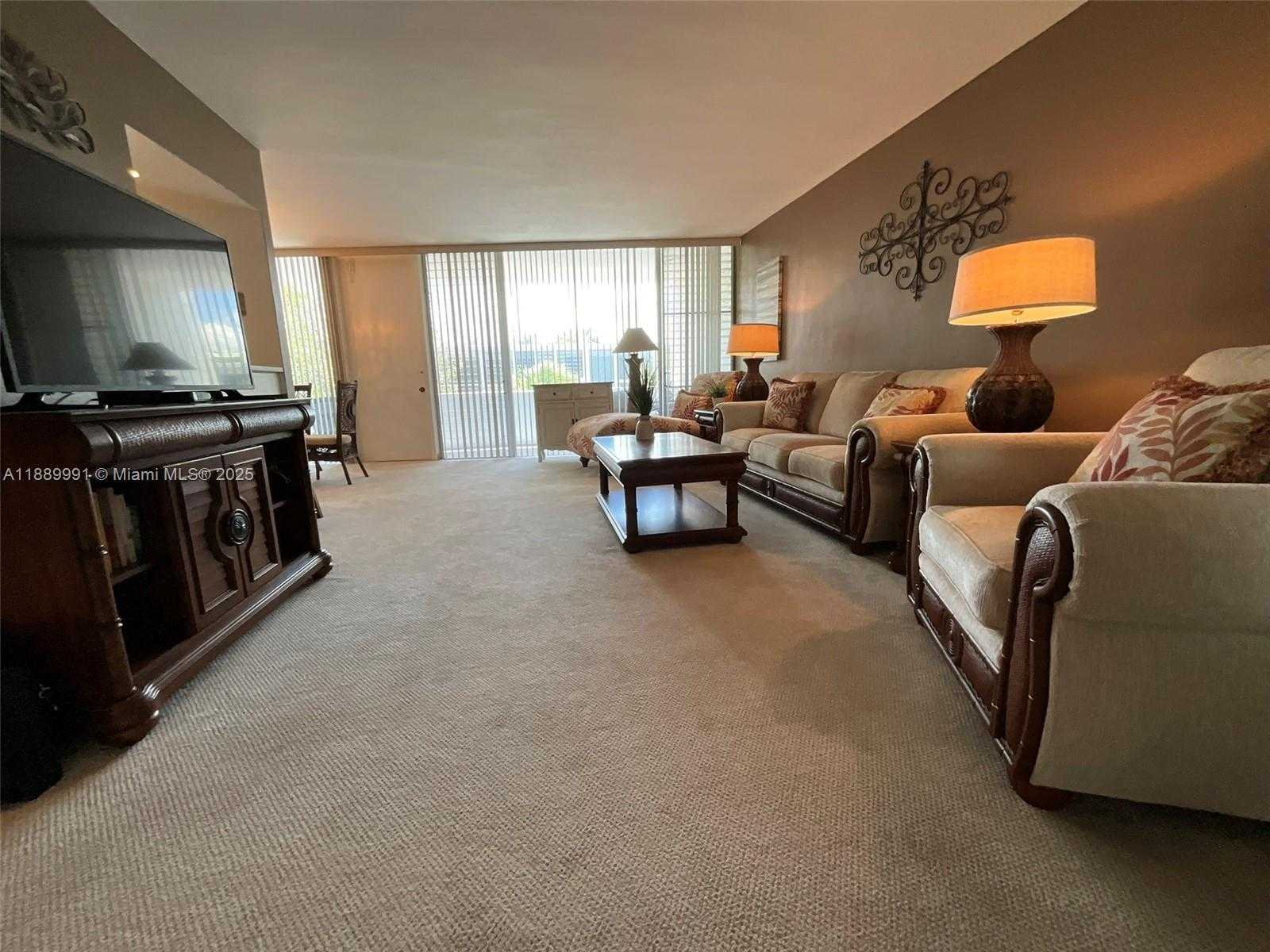 Small Image of 10210 COLLINS AVE #305, Bal Harbour Number 10