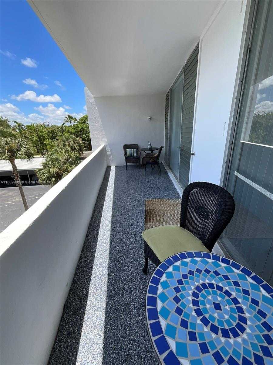 Small Image of 10210 COLLINS AVE #305, Bal Harbour Number 12