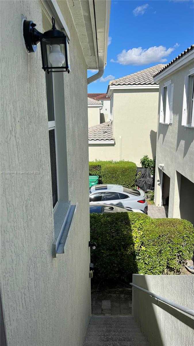 Small Image of 17077 SOUTH WEST 93RD ST #Rear, Miami Number 14