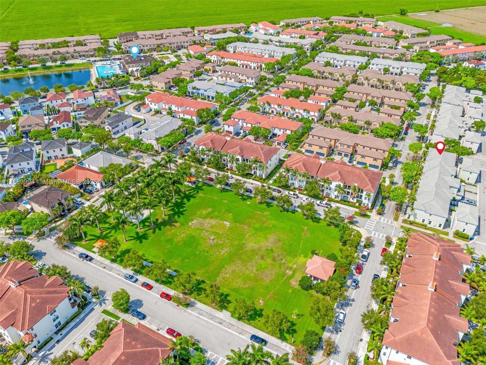 Small Image of 17077 SOUTH WEST 93RD ST #Rear, Miami Number 16