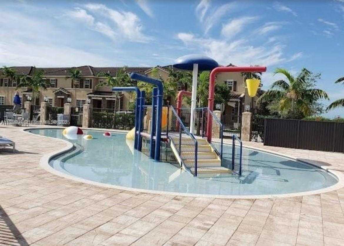 Small Image of 17077 SOUTH WEST 93RD ST #Rear, Miami Number 29