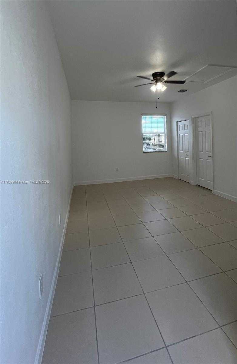 Small Image of 17077 SOUTH WEST 93RD ST #Rear, Miami Number 5