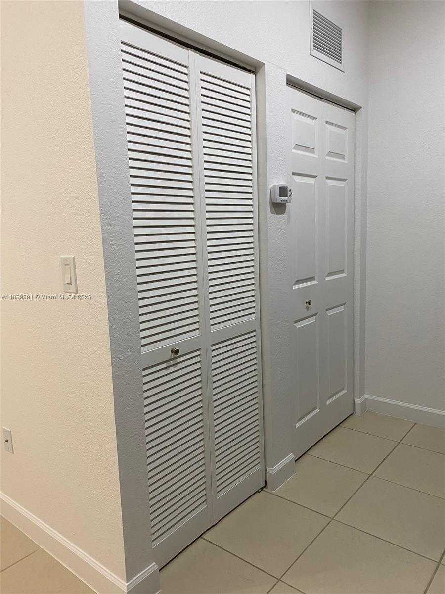 Small Image of 17077 SOUTH WEST 93RD ST #Rear, Miami Number 6