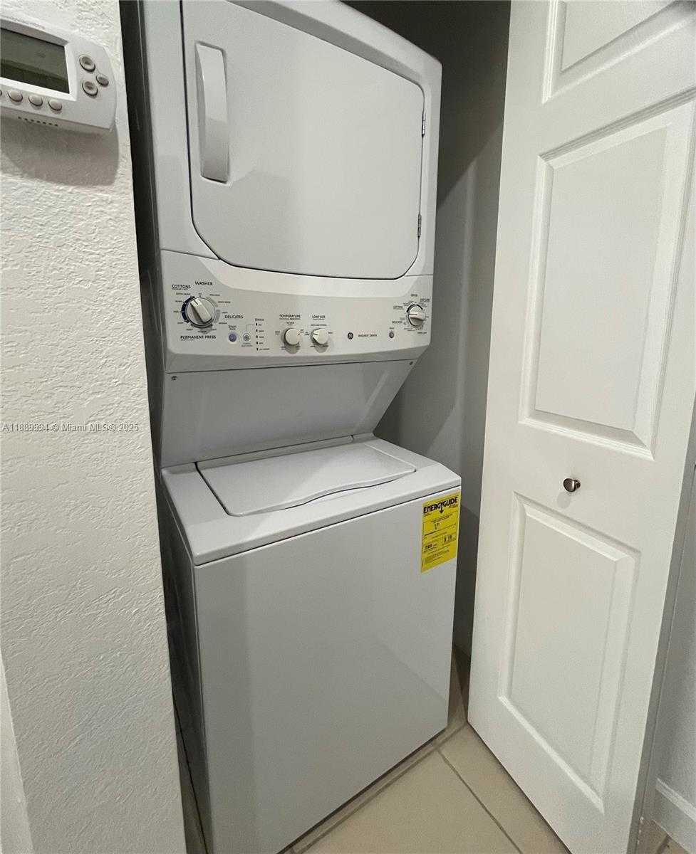 Small Image of 17077 SOUTH WEST 93RD ST #Rear, Miami Number 8