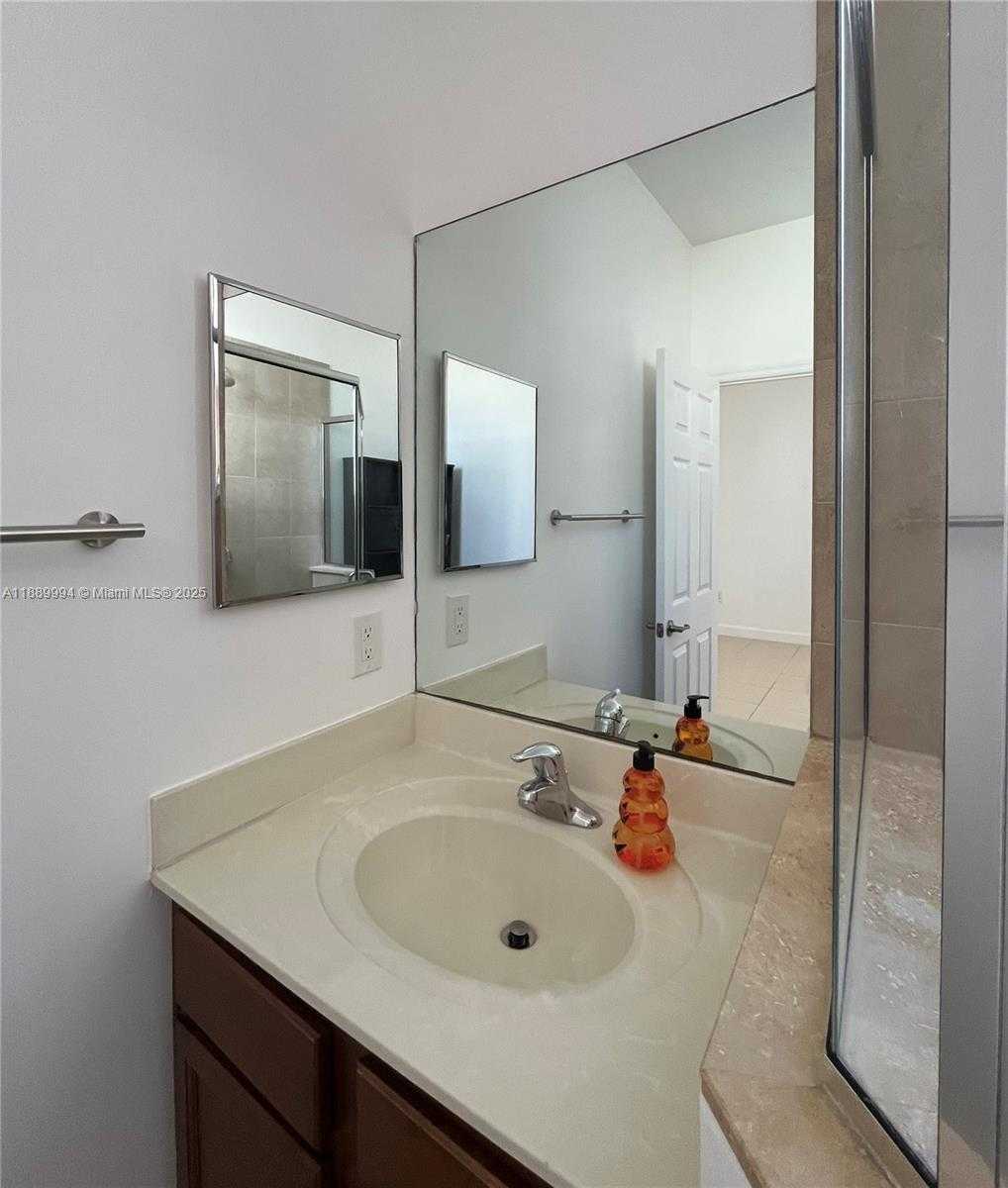 Small Image of 17077 SOUTH WEST 93RD ST #Rear, Miami Number 9