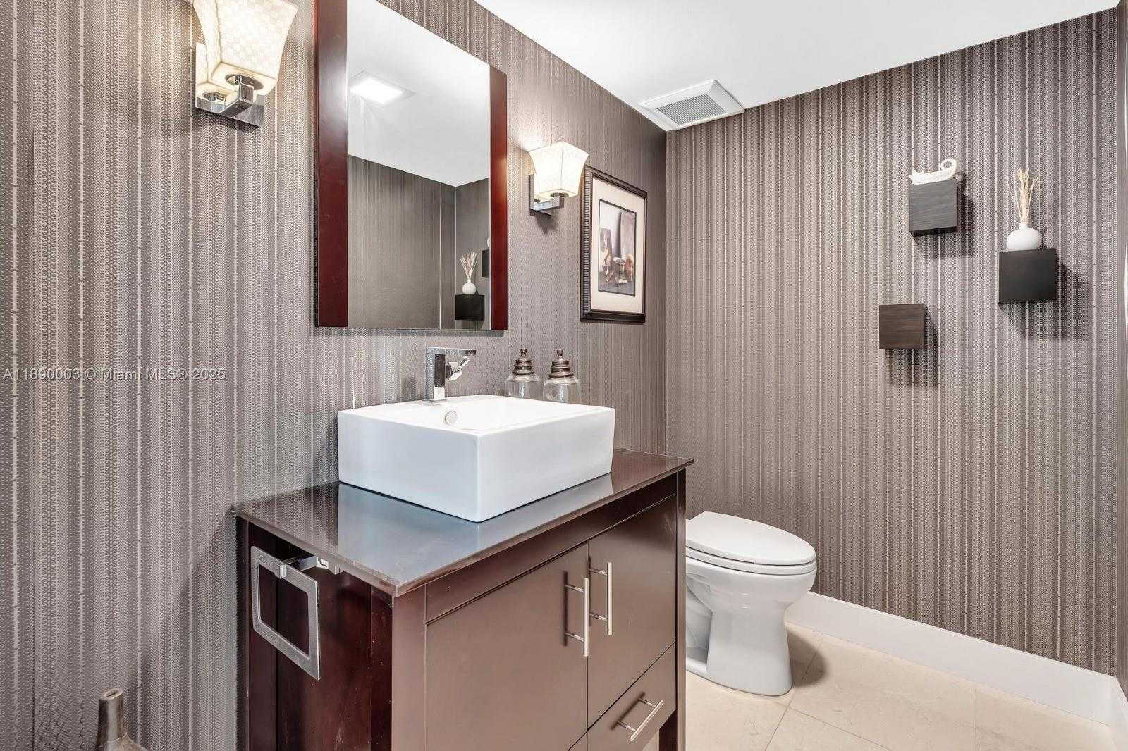 Small Image of 19355 TURNBERRY WAY #3J, Aventura Number 15