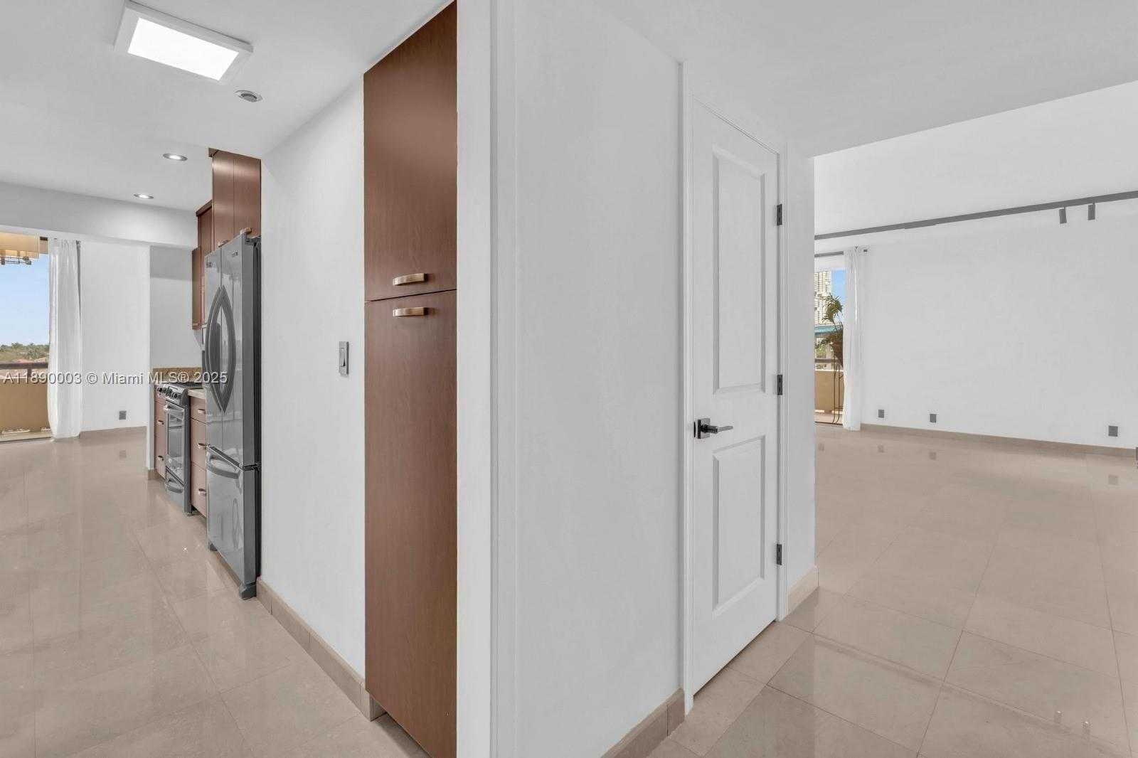 Small Image of 19355 TURNBERRY WAY #3J, Aventura Number 20