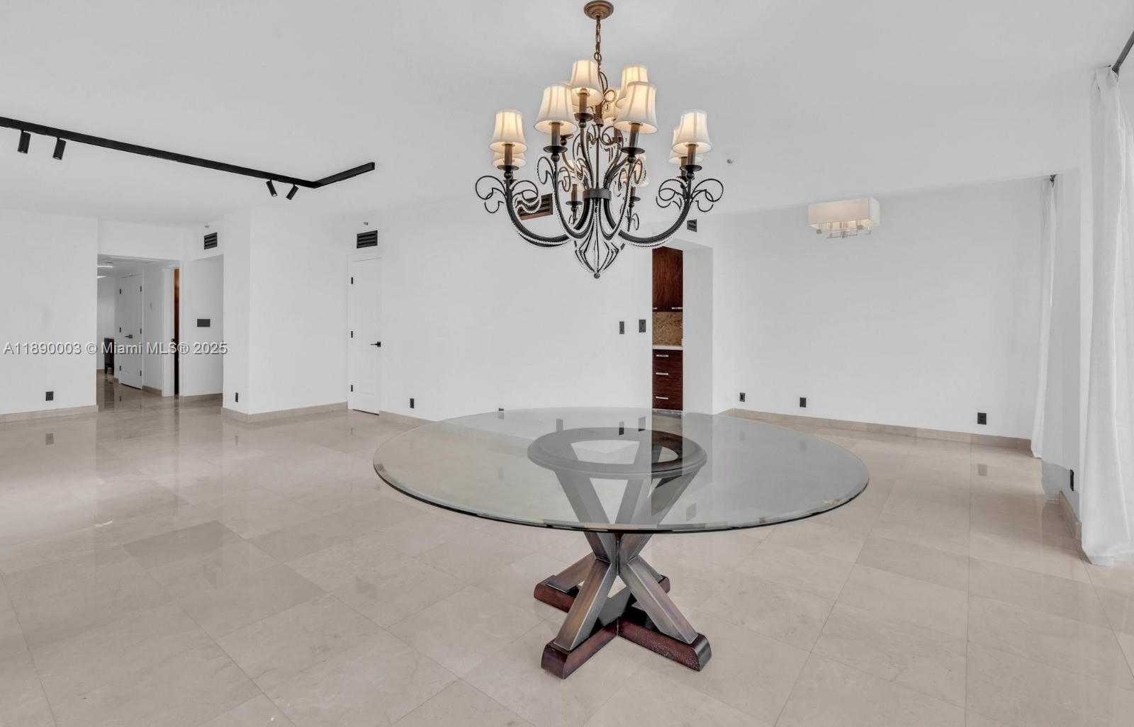 Small Image of 19355 TURNBERRY WAY #3J, Aventura Number 9