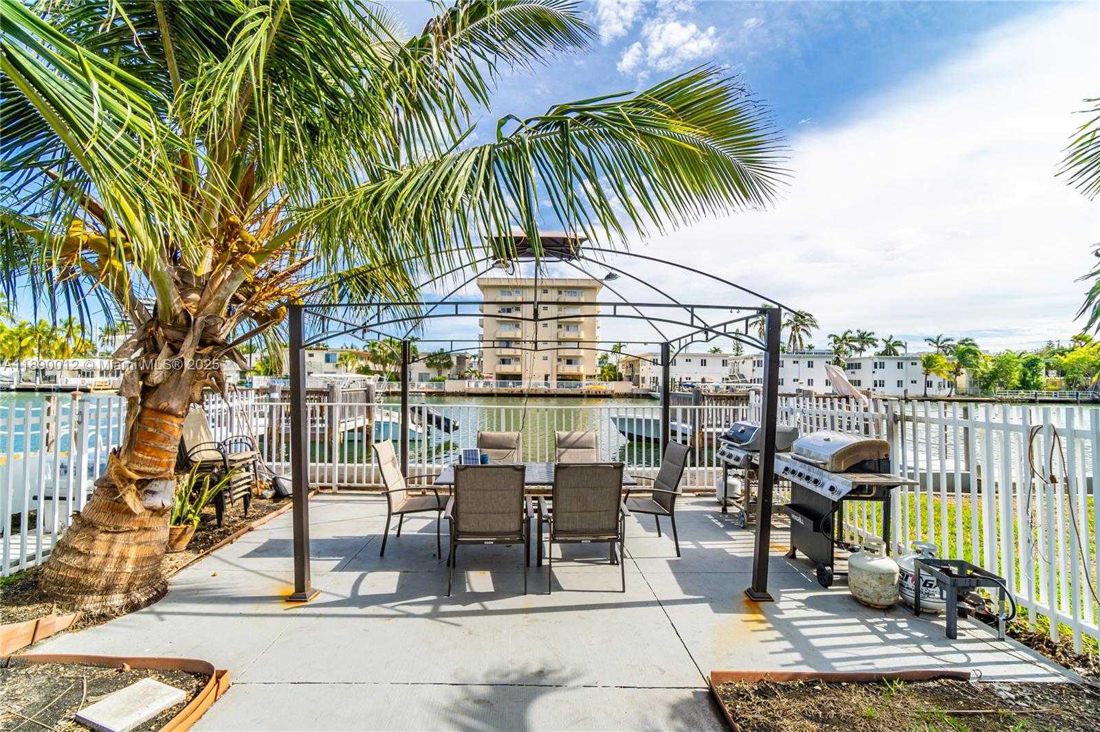 Small Image of 8335 EAST CRESPI BLVD #4, Miami Beach Number 15