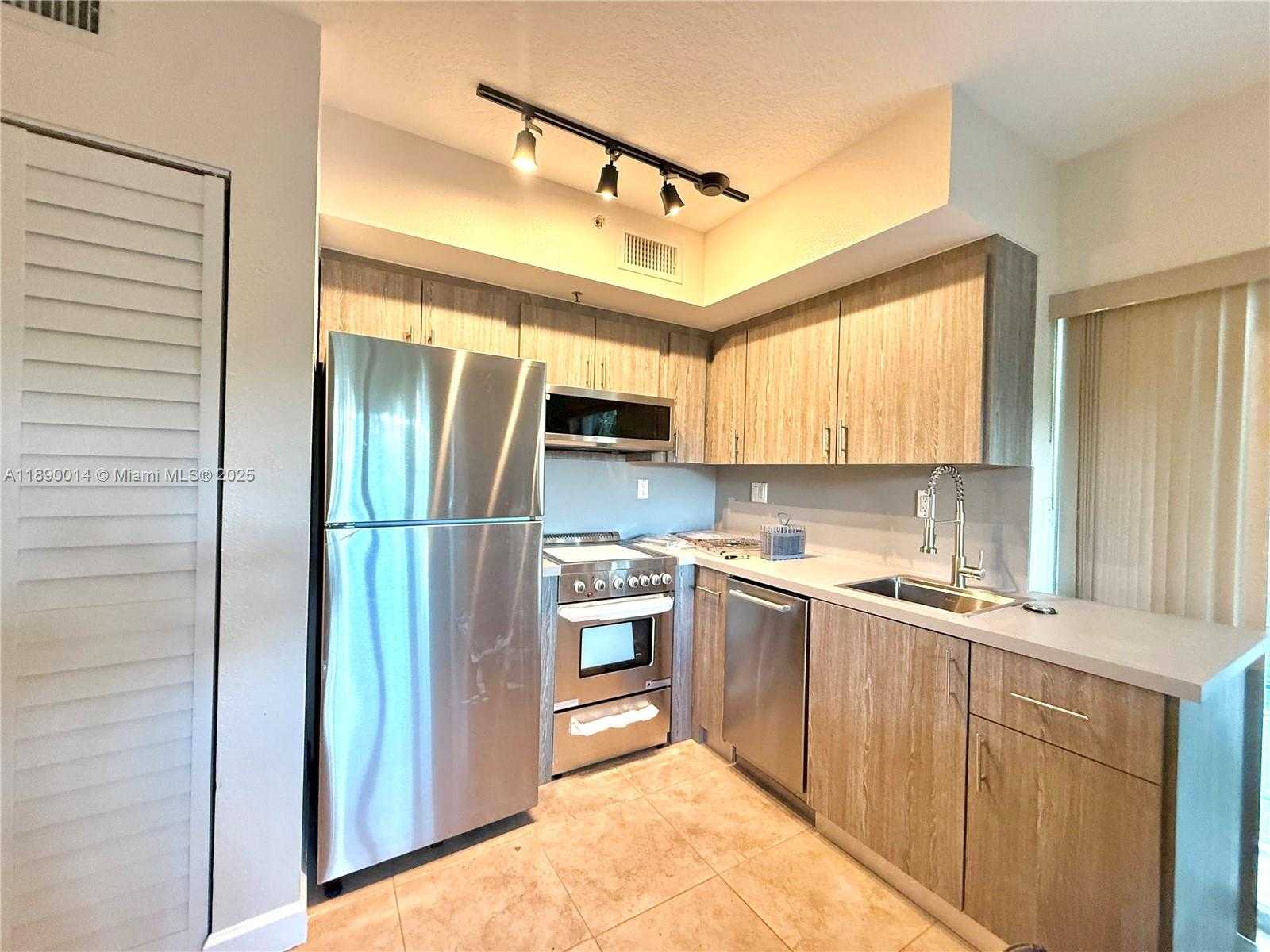 Small Image of 630 85TH ST #103, Miami Beach Number 4