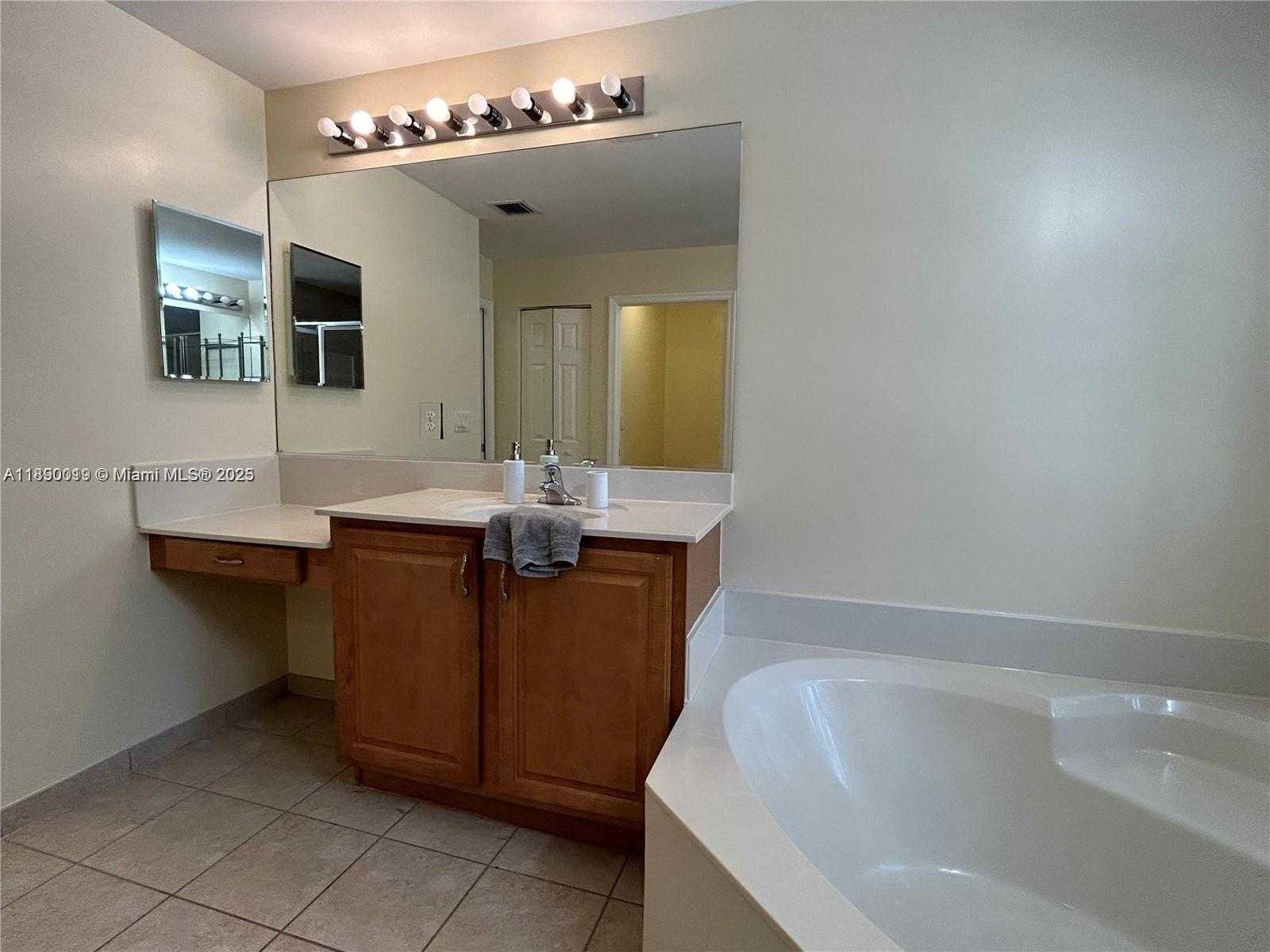Small Image of 7828 PARSONS PINE DR, Boynton Beach Number 62