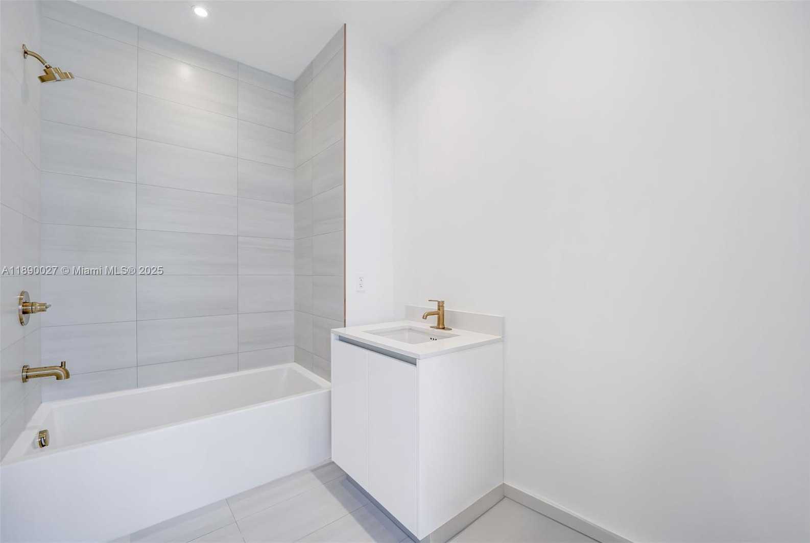 Small Image of 2655 SOUTH BAYSHORE DR #1709, Miami Number 26