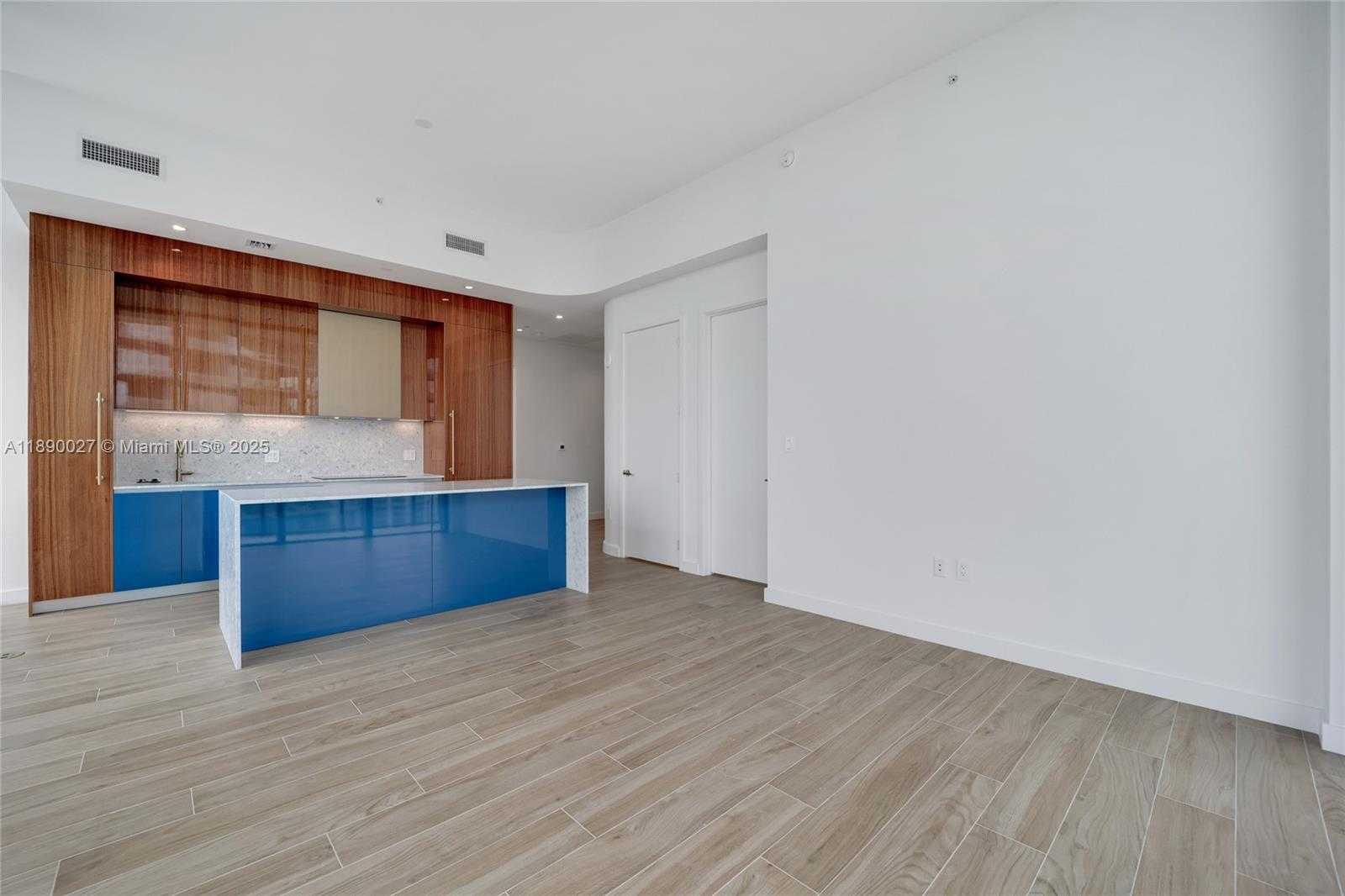 Small Image of 2655 SOUTH BAYSHORE DR #1709, Miami Number 27