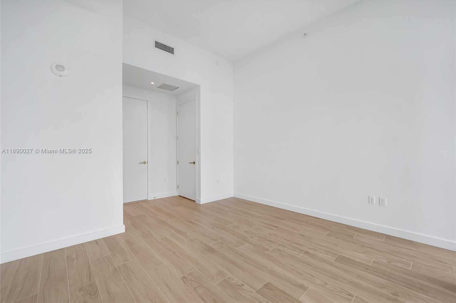 Small Image of 2655 SOUTH BAYSHORE DR #1709, Miami Number 29