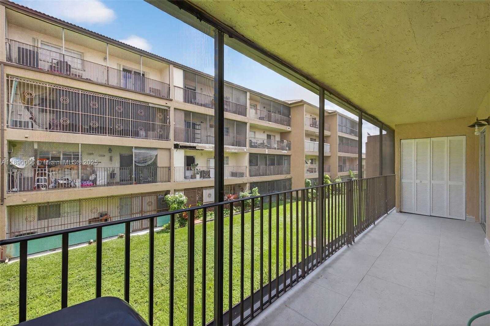 Small Image of 8851 NORTH WEST 119TH ST #2207-2, Hialeah Gardens Number 29