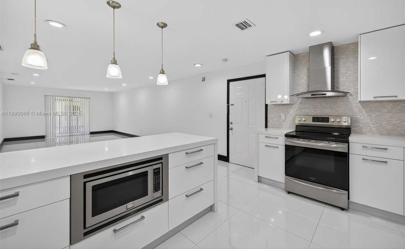 Small Image of 8851 NORTH WEST 119TH ST #2207-2, Hialeah Gardens Number 6